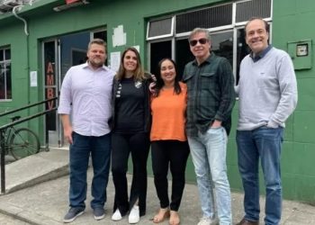 Encontro entre dirigentes do Vasco e moradores dos arredores de São Januário