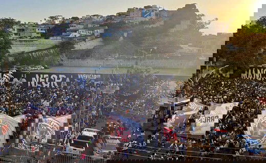 Festa da torcida na Barreira do Vasco