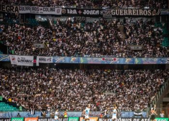 Torcida do Vasco na Arena Fonte Nova