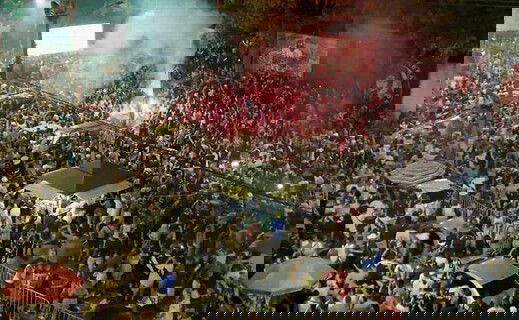 Torcida do Vasco fez festa do lado de fora de São Januário