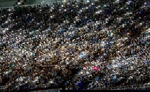 Torcida do Vasco em São Januário durante o jogo contra o Brusque