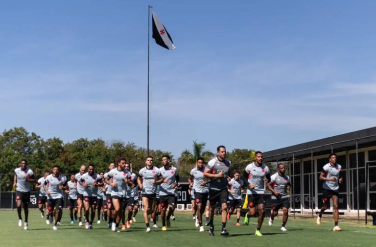Treino do Vasco no CR sexta-feira
