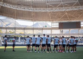 Vasco treina no Estádio Nilton Santos