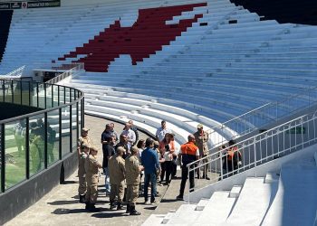 Vistoria do Corpo de Bombeiros e do Ministério Público em São Januário