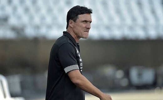 Zé Ricardo durante clássico contra o Flamengo