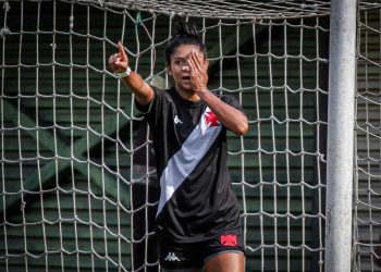 Anny Marabá homenageando Vegetti