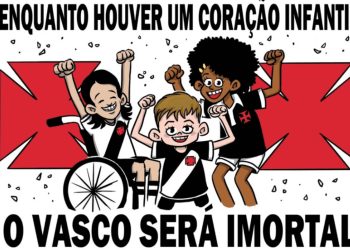 Torcida do Vasco prepara bandeirão para o mês das crianças