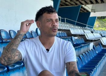 Bernardo passa a carreira a limpo em entrevista