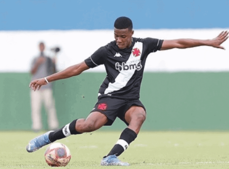 Lucas Eduardo em ação pelo Vasco