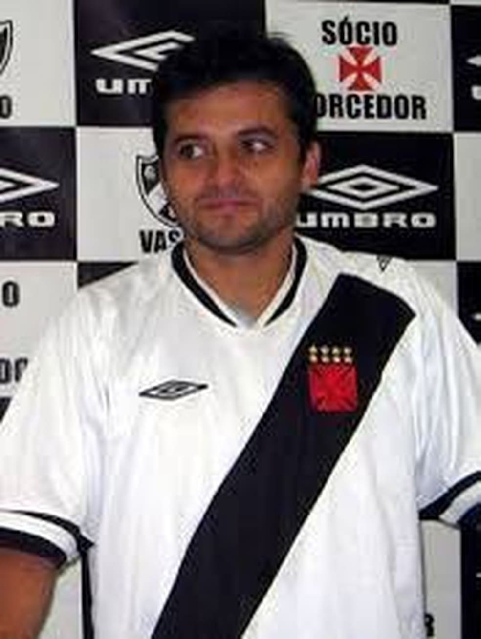 whatsapp-image-2024-03-07-at-09_5rot2ml Frank Lobos teve rápida passagem pelo Vasco em 2006 — Foto: Reprodução