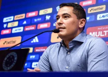 Pedro Martins se reúne com torcidas organizadas em seu primeiro dia como executivo