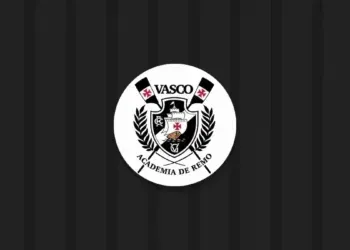 Vasco: Embarcações novas chegam à sede na Lagoa; confira as fotos