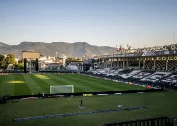 Alta cúpula do Vasco opta por não se manifestar sobre o desligamento de Ramón Díaz