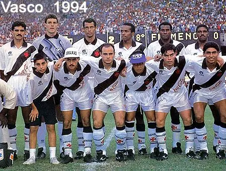 20240515-165341-1-em-pe-ricardo-rocha-carlos-germano-alexandre-torres-pimentel-franca-e-cassio-agachados-valdir-leandro-willina-gian-e-jardel-e28093-foto-reproducao Em pé: Ricardo Rocha, Carlos Germano, Alexandre Torres, Pimentel, França e Cássio. Agachados: Valdir, Leandro, Willina, Gian e Jardel – Foto: Reprodução