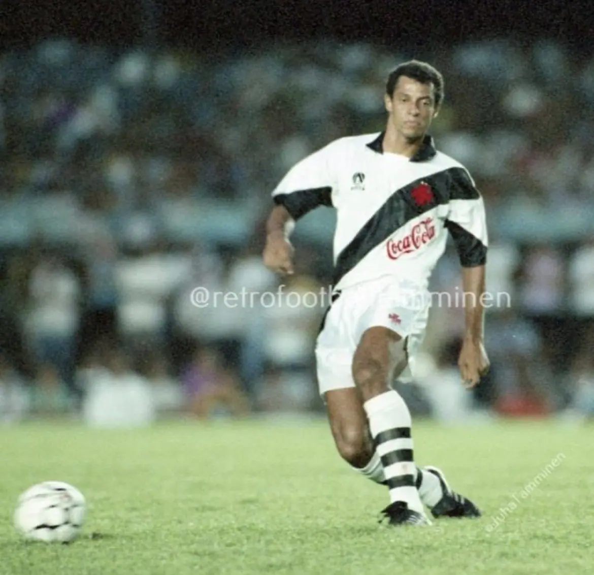 20240515-165649-1-alexandre-torres-grande-zagueiro-do-vasco-nos-anos-90-e28093-foto-juha-tamminen Alexandre Torres, renomado zagueiro do Vasco nos anos 90 – Foto: Juha Tamminen