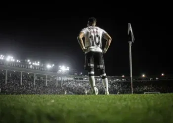 Opinião: Payet e Vegetti se destacam em vitória do Vasco