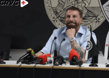 Pedrinho lidera o grito de ‘Casaca’ ao término da audiência pública