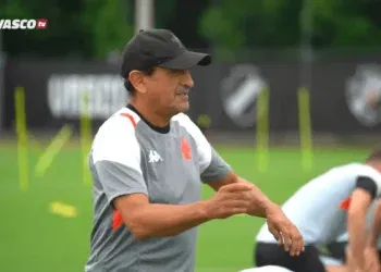 Integrantes da equipe de Ramón que pretendem seguir e buscam por um instrutor