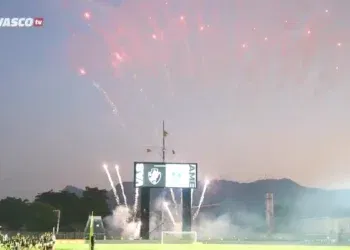 Vasco aguarda Pacheco e Coutinho em meio a desentendimentos e ofertas