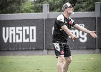 Razão do atraso no anúncio oficial sobre Álvaro Pacheco ainda não ter sido divulgada