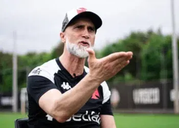 Outras temáticas da coletiva de imprensa de Álvaro Pacheco