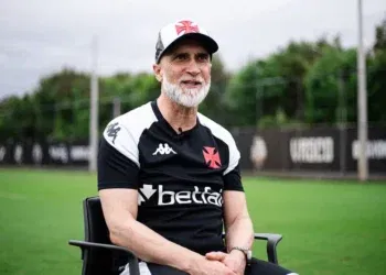 Possíveis alterações de Álvaro Pacheco diante do Palmeiras