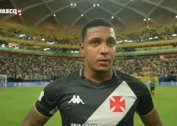 Manchete de jornal carioca destaca a expulsão de David e questiona a atitude do árbitro