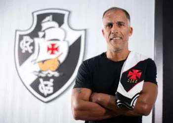 Vasco divulga a contratação de Felipe como diretor-técnico