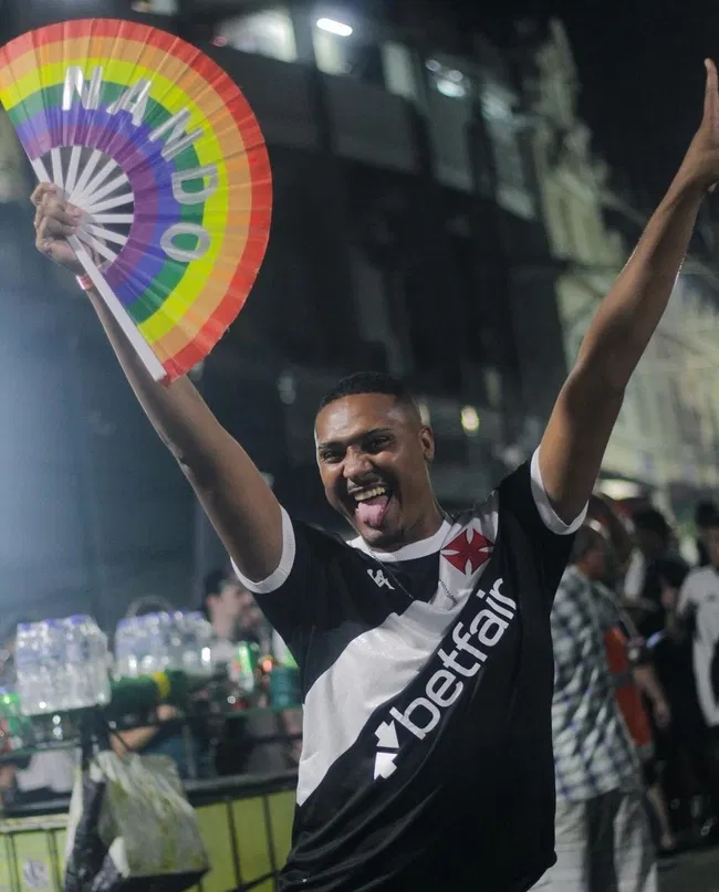 nando-no-entorno-de-sao-januario-em-dia-de-jogo-do-vasco-jpg-650x0_q95_crop Nando no entorno de São Januário em dia de jogo do Vasco
