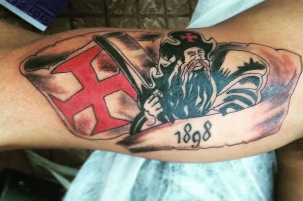 Arad já tinha outra tatuagem do Vasco — Foto: Arquivo pessoal Arad já tinha outra tatuagem do Vasco — Foto: Arquivo pessoal