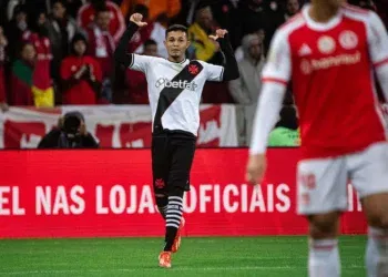 Jornalista faz análise da conquista do Vasco diante do Internacional; assista ao vídeo