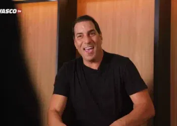 Edmundo comenta sobre Clayton: ‘Recebi advertência…’; assista ao vídeo