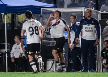 O programa esportivo Donos da Bola RJ comenta o jogo Vasco 2 x 0 Fortaleza