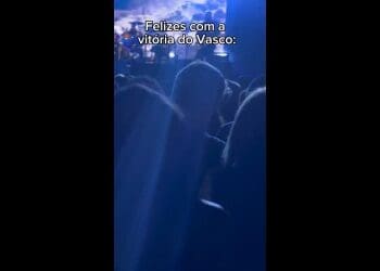 Músico Tico Santa Cruz celebra aniversário de fã durante apresentação; assista ao vídeo