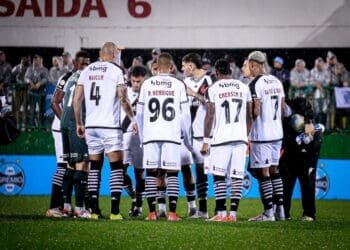 Vasco conquista apenas duas vitórias em 10 jogos como visitante no Brasileirão
