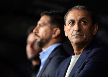 Saída de Ramón Díaz conclui primeiro turno; disputa na Justiça por valores da rescisão continua