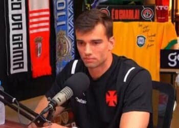 Vídeo mostra Léo Jardim destacando a influência da torcida do Vasco no jogo