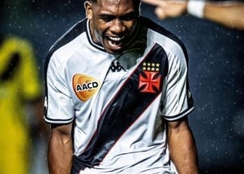 Confira as estatísticas de Rayan no primeiro tempo do jogo Criciúma x Vasco