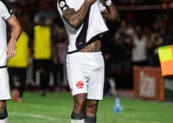 David se destaca entre os jogadores do Vasco no Brasileirão com números impressionantes