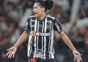 Maurício Lemos decide permanecer no Atlético-MG e recusa oferta do Vasco; salário do zagueiro é de R$ 400 mil por mês