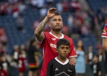 Jean Meneses, do Vasco, será um dos jogadores mais baixos do Brasileirão 2024, ocupando a terceira posição na lista.