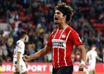 Pedrinho afirma ter feito oferta a André Ramalho, porém zagueiro optou por fechar com o Corinthians