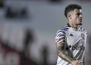 Philippe Coutinho pode retornar aos relacionados na segunda-feira contra o Athletico-PR