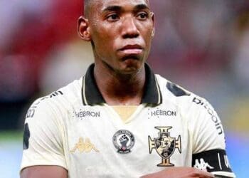 Léo pode ser poupado contra o Athletico-PR nesta segunda-feira.