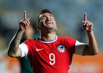 Técnico do Chile elogia atacante Jean Meneses, novo reforço do Vasco