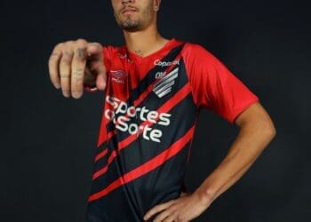 Praxedes não poderá jogar pelo Athletico-PR contra o Vasco devido à participação na Copa do Brasil