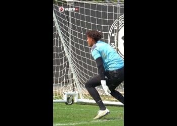 Trechos do treino do elenco do Vasco neste sábado