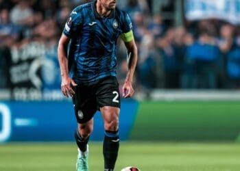 Empresário de Rafael Tolói afirma: ‘Não é o momento de retornarmos ao Brasil, apesar do interesse do Vasco’