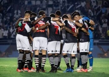 Vasco definido para encarar o Athletico-PR nesta segunda-feira