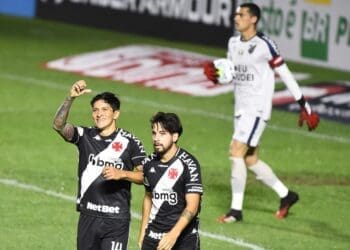Athletico-PR venceu Vasco em São Januário apenas uma vez no Brasileirão